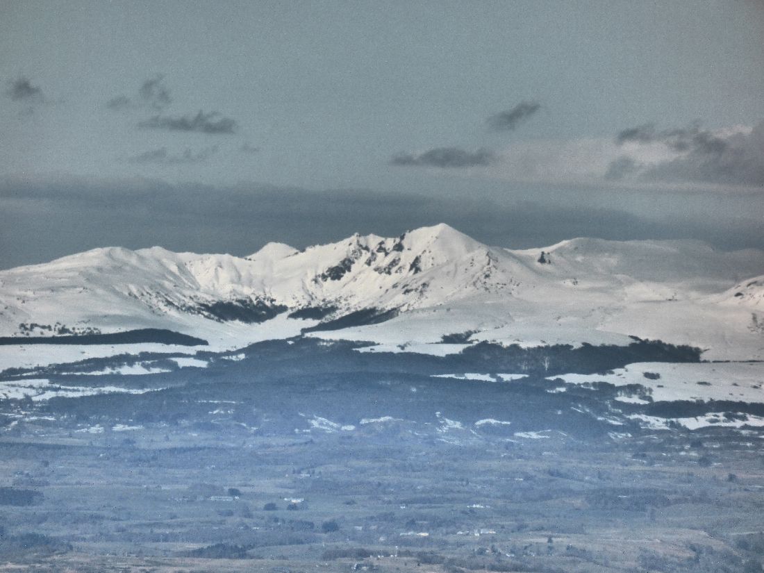 #16 Fontaine Salée : Une belle vallée du Sancy Fontaine Salée : Une belle vallée du Sancy