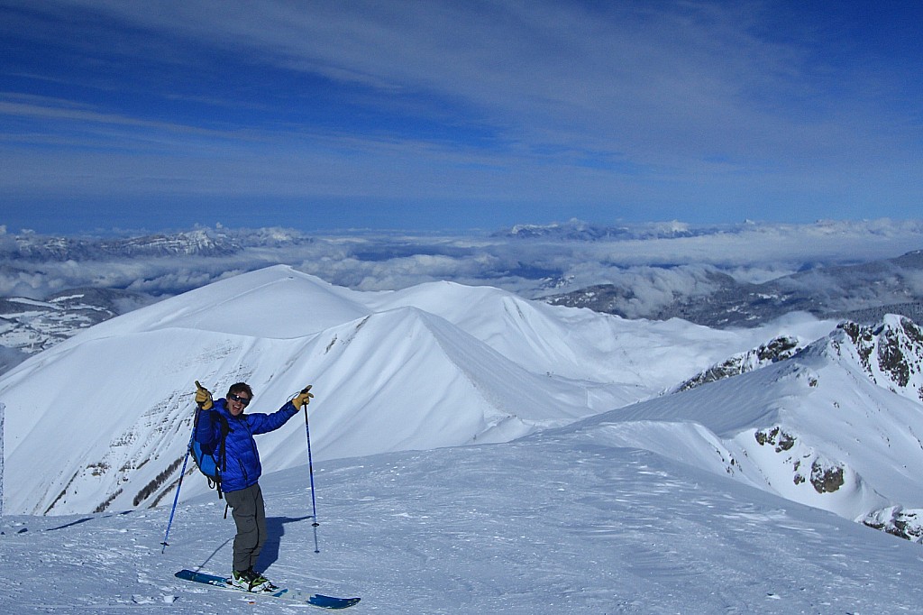 Au sommet du Tabor : Avec la station de l'Alpe du Grand Serre au fond