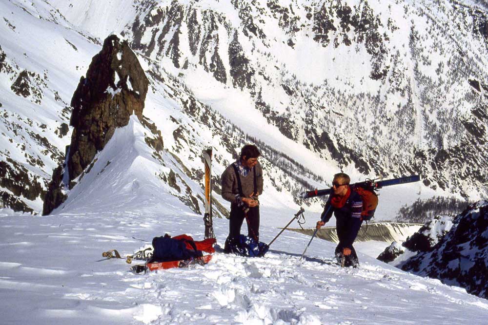 #32 Sortie du Davin : Le petit jeune aux cheveux courts, c Sortie du Davin : Le petit jeune aux cheveux courts, c'est Pierre Tardivel qui faisait son armée