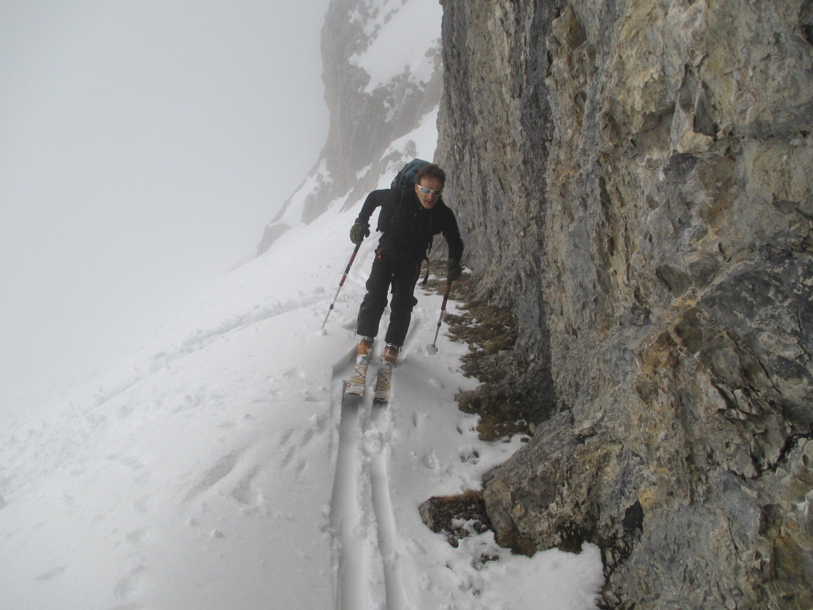 Etale : le long juste en contrebas de l'arête de l'Etale...pour éviter les purges!!