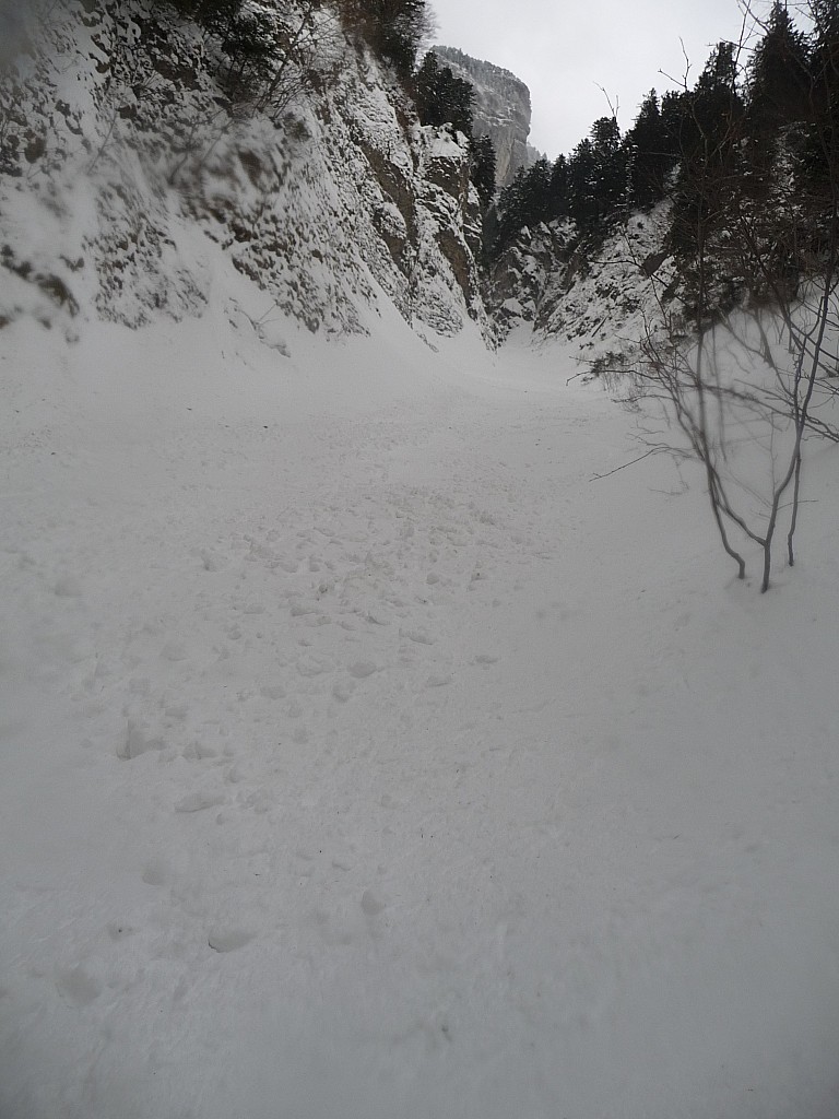 au milieu des nantisses : mon apn en a pris plein la gueule aussi : pas beaucoup de photos exploitable de la descente!