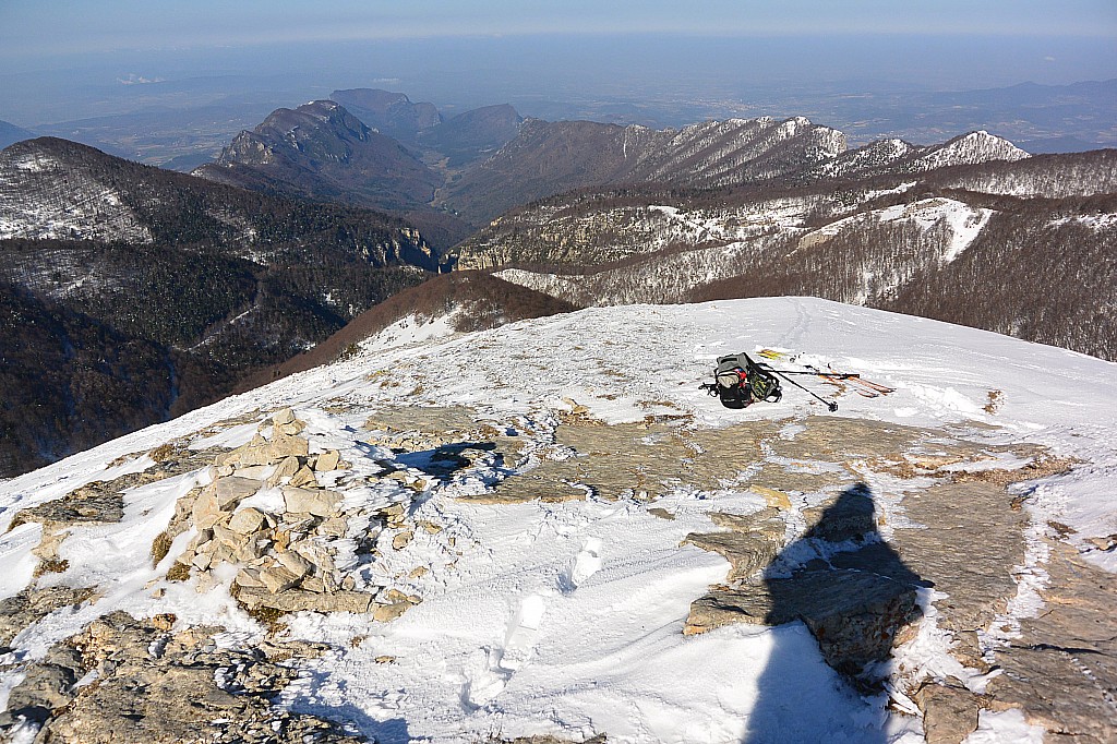 Le Saou : Vue sur le fameux synclinal perché, si particulier (montagne en forme de bateau de 12km * 2/2,5)