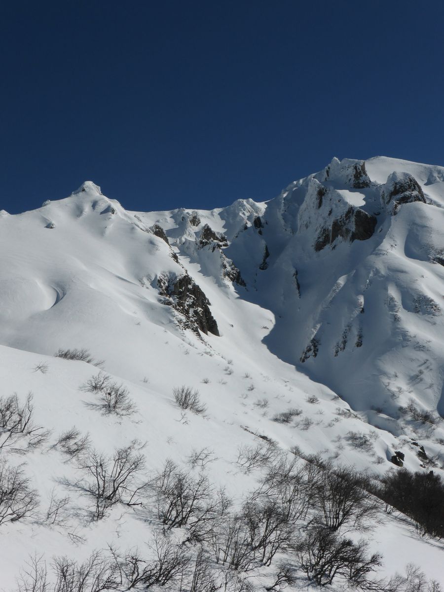 #5 Couloirs du Sancy : Les lignes tournées SW dont le Couloir Tranquille. Couloirs du Sancy : Les lignes tournées SW dont le Couloir Tranquille.
