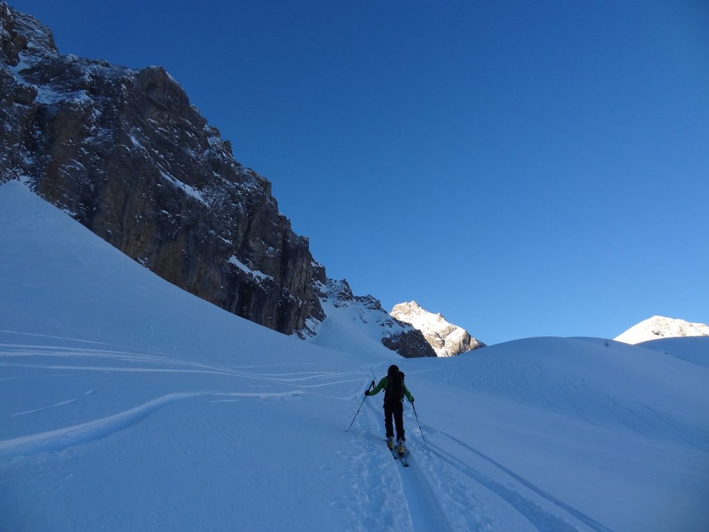 #2 que de falaise : Laurent cherche une voie d que de falaise : Laurent cherche une voie d'escalade