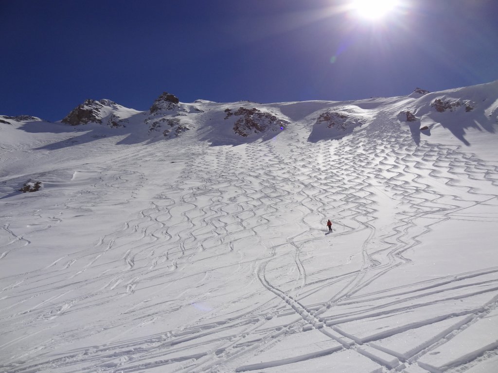 #22 pente sommitale : et la suite c pente sommitale : et la suite c'est encore 1000m de poudre