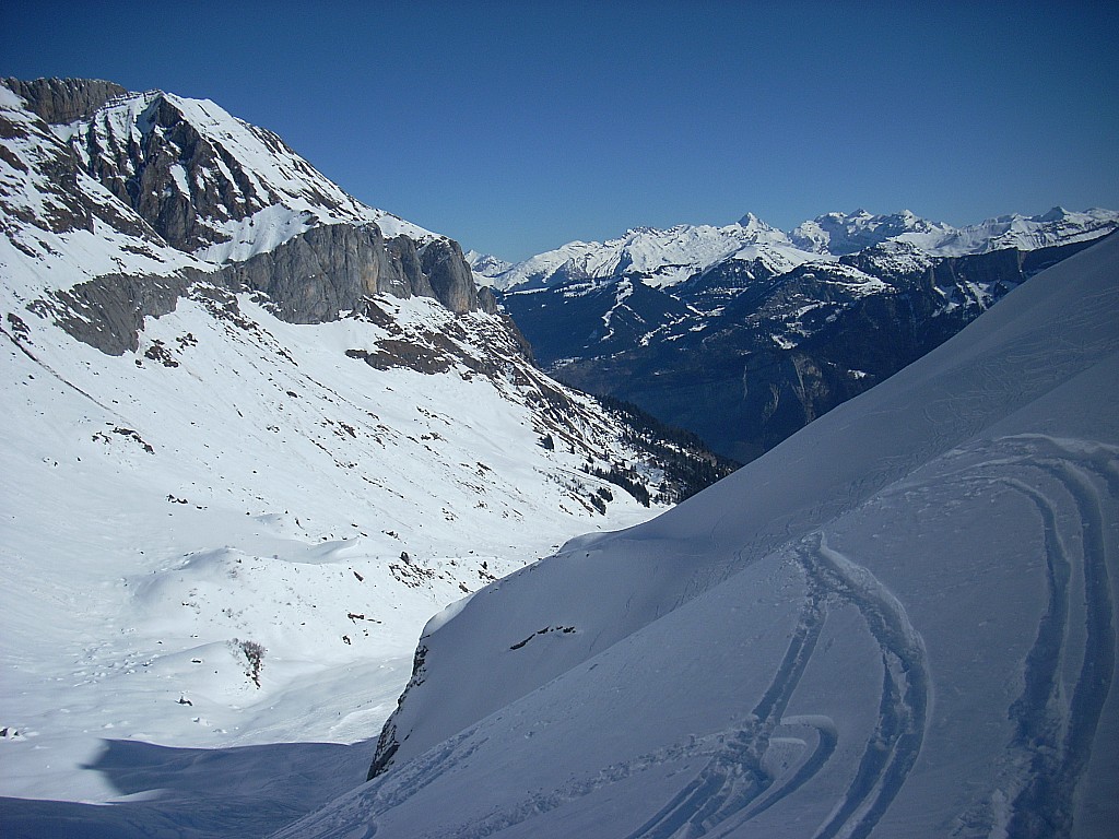 Montée sur l'arête : Face Sud d'Areu et le Chablais