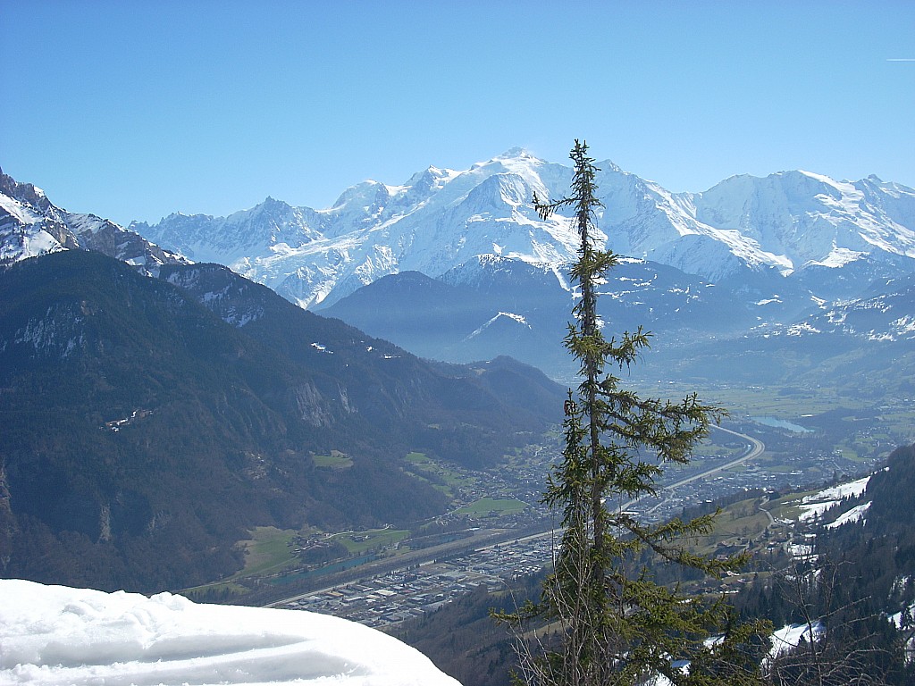 La vallée de l'Arve : La vue est sympa, mais si t'habites ici tu dois te lasser à force!! ;-)