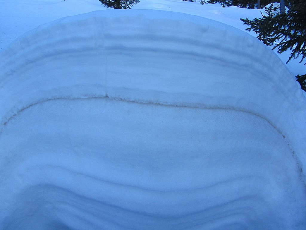 manteau neigeux : différentes couches visibles