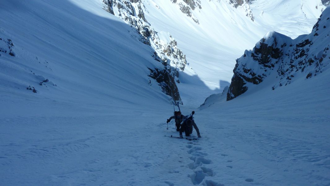 Couloir N : la pente se redresse