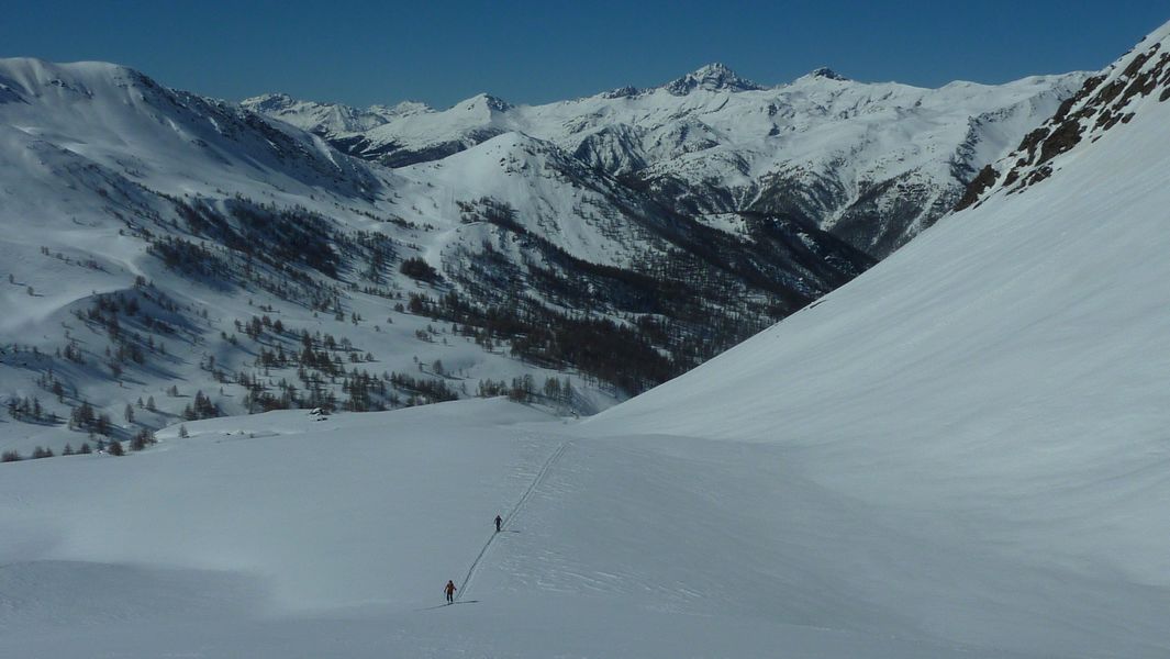 #7 Montée : le long vallon d Montée : le long vallon d'Urine en contre bas