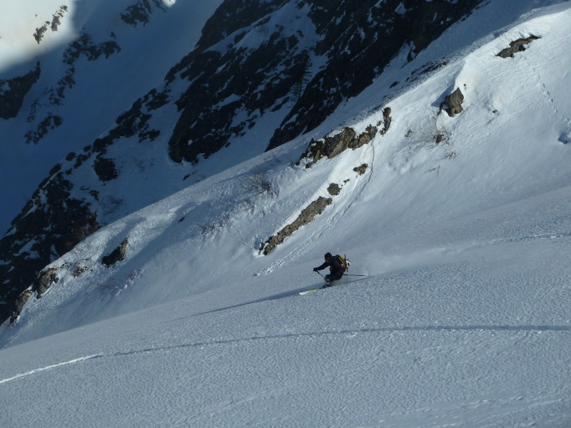 #24 Frisette en grandes courbes Frisette en grandes courbes