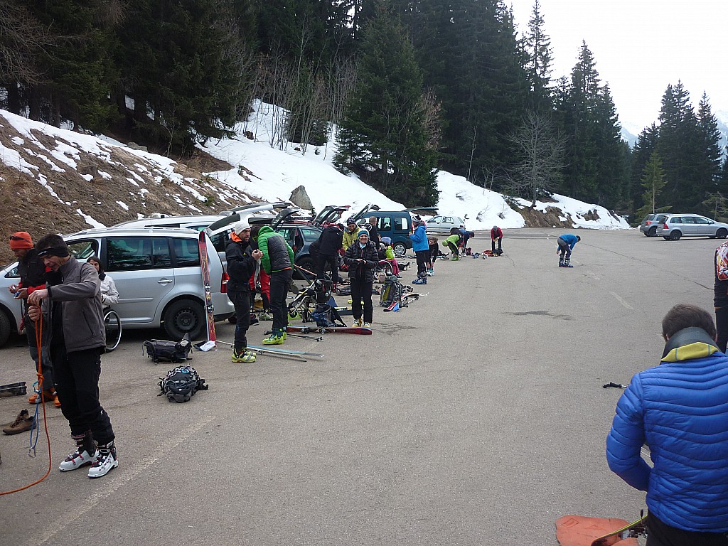 #9 petit matin : effervecence sur le parking petit matin : effervecence sur le parking