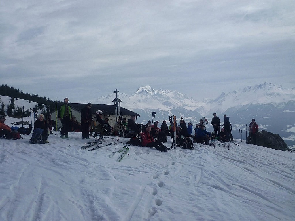 #6 repas 2 : la troupe au complet pour le banquet comme il se doit !!
(photo Mathieu) repas 2 : la troupe au complet pour le banquet comme il se doit !!
(photo Mathieu)