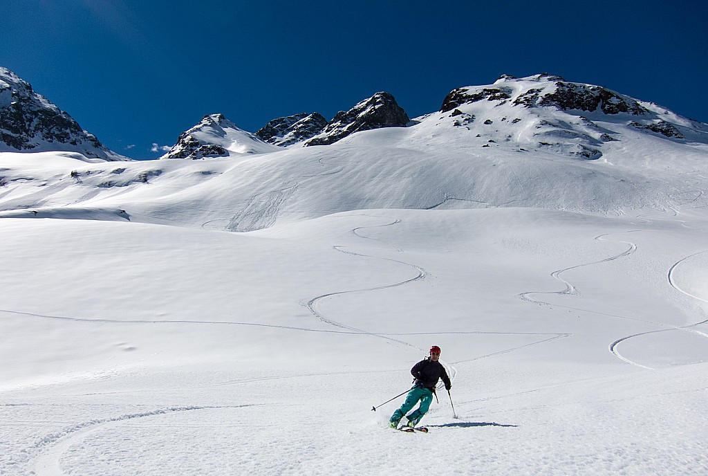 #11 Pichadères : descente vers 12h, assez bon ski jusque 1700m. Plus bas c Pichadères : descente vers 12h, assez bon ski jusque 1700m. Plus bas c'est trop mou.