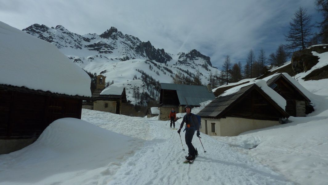 Sur la route de la Clarée : vaut mieux etre skieur que surfer !!