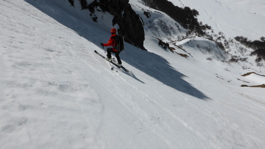 Couloir en S : Après la traversée sur la contrepente ouest.