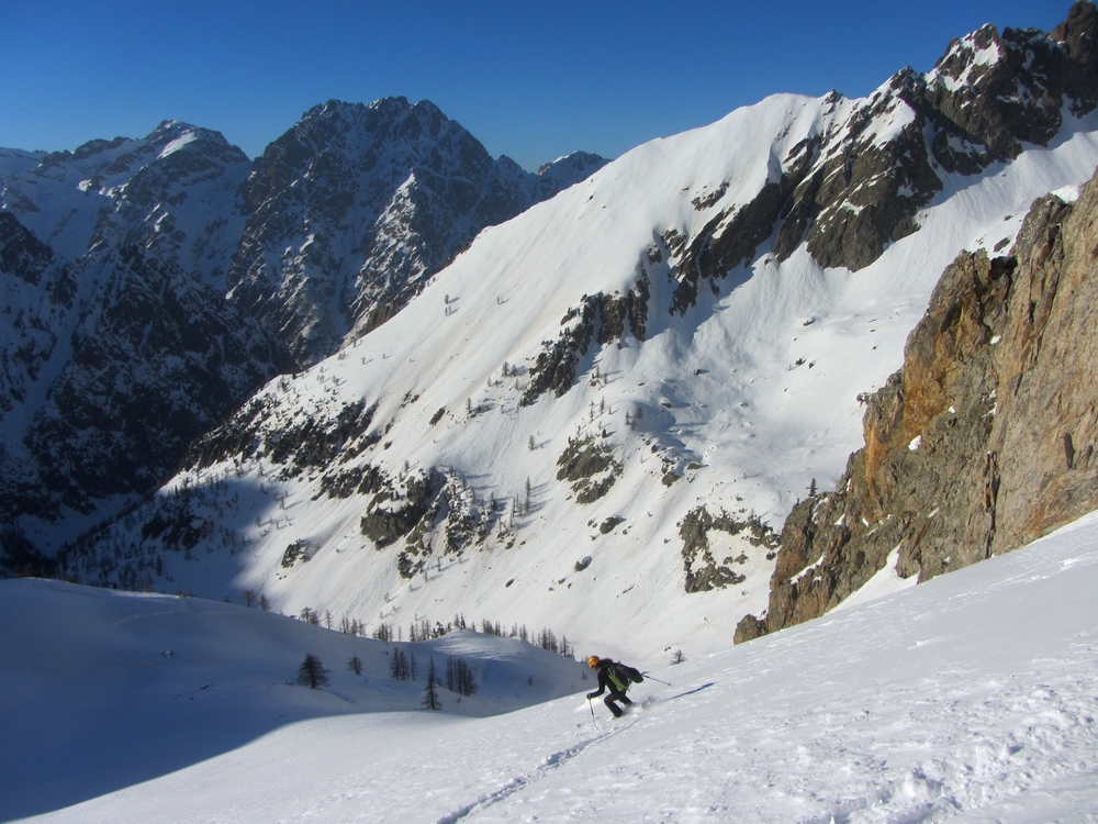 #18 Tour de l Tour de l'Argentera : Ski grand large sous le couloir.