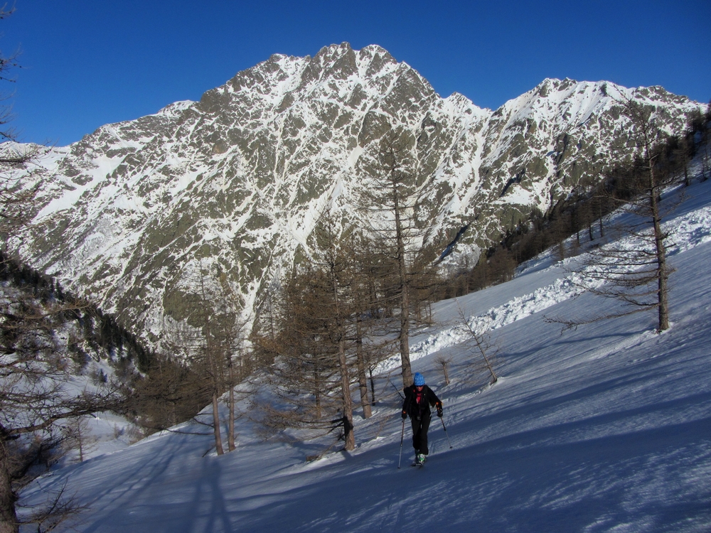 #1 Tour de l Tour de l'Argentera : Montée au col de Chiapous sur fond de Monte Matto.