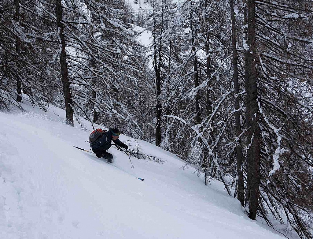 Valette de Prals : Alain lâche les skis dans la forêt !!