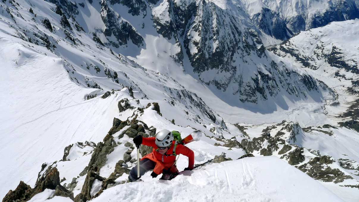 #13 P1p1 dans le crux de l P1p1 dans le crux de l'arête : Il ne faut pas s'en mettre une quand même, ça fait loin pour aller chercher la voiture...