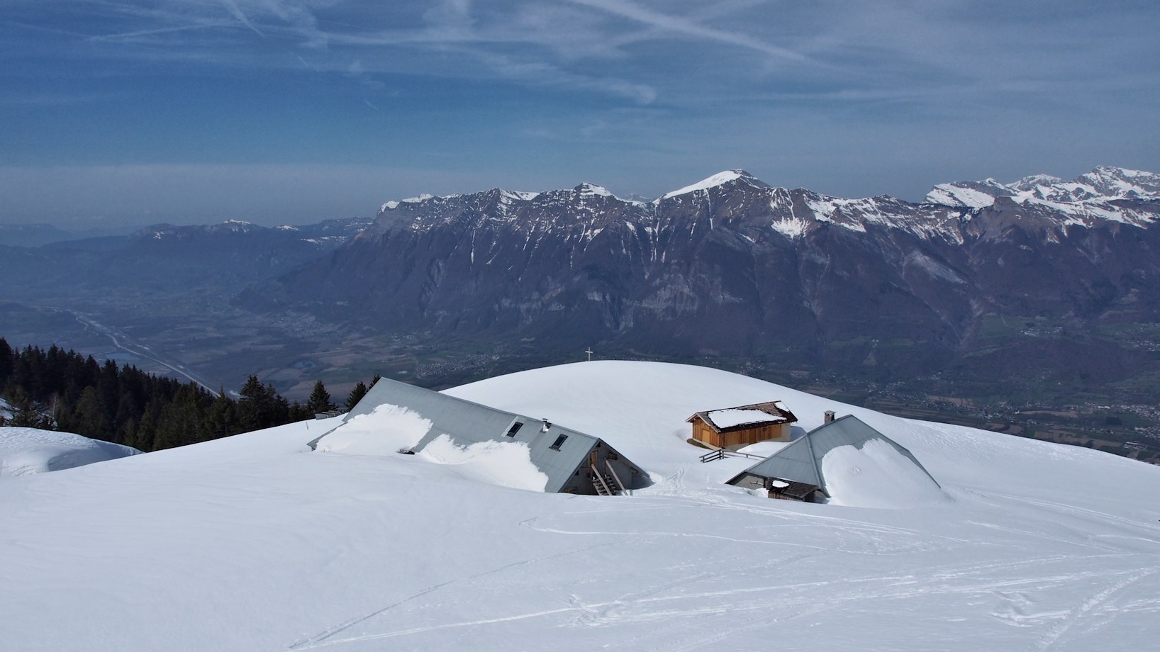 Chalet de la Tuile (1780 m) : Quelques traces dans le secteur.