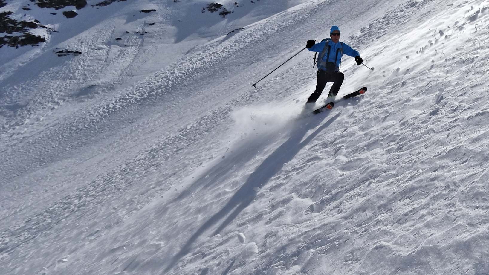 Aussi de la neige dure : Avec bon grip.