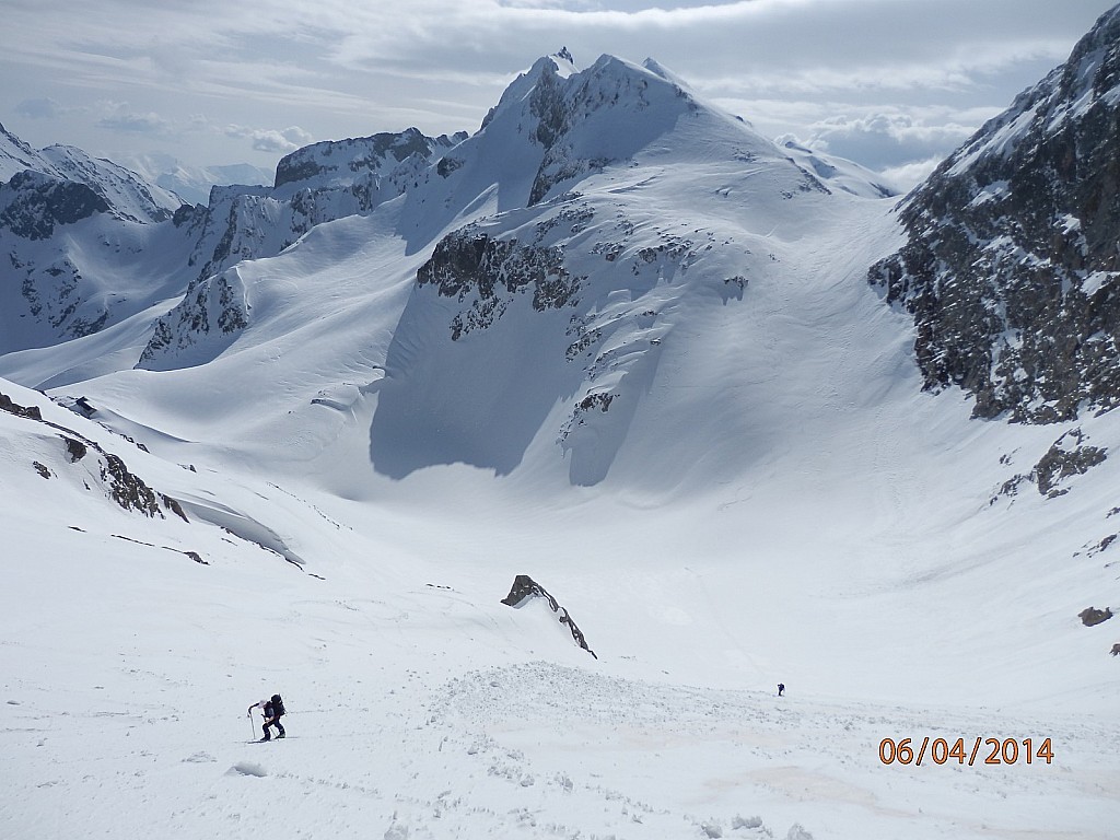 Montée à ski sur les 2/3 du : Muraion sur fond de Clapier et Pas de Pagari