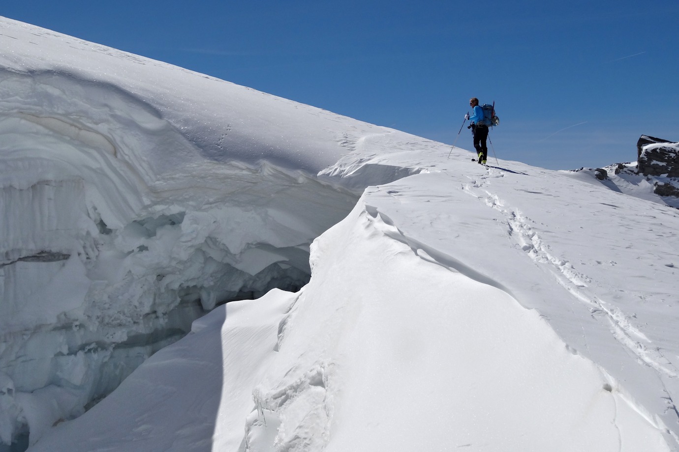 Quelques crevasses : Et un peu de poudre à tracer.