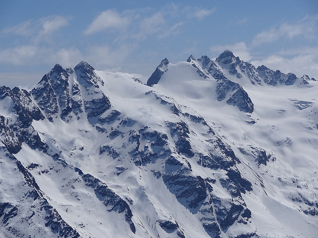 Belle vue sur les sommets du : Val d'Aoste, même si j'en connais pas les noms...