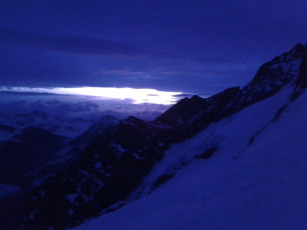 Tour Meije : J2: 6h du matin.... les premiers virages sous la Brèche... dans le silence...