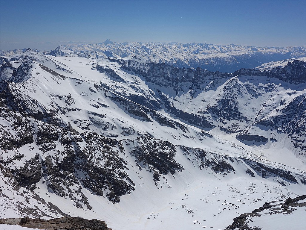 Pte de Charbonnel : Mt Viso au fond, Rochemelon et son glacier au 1er plan...