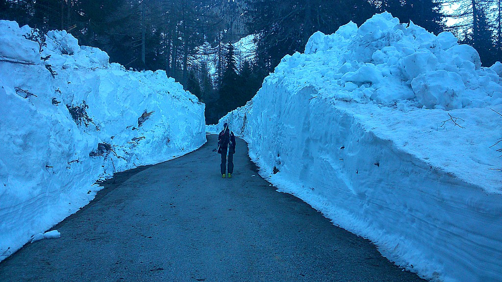 Mur de neige : Quelques belles avalanches sur la route de la Madone