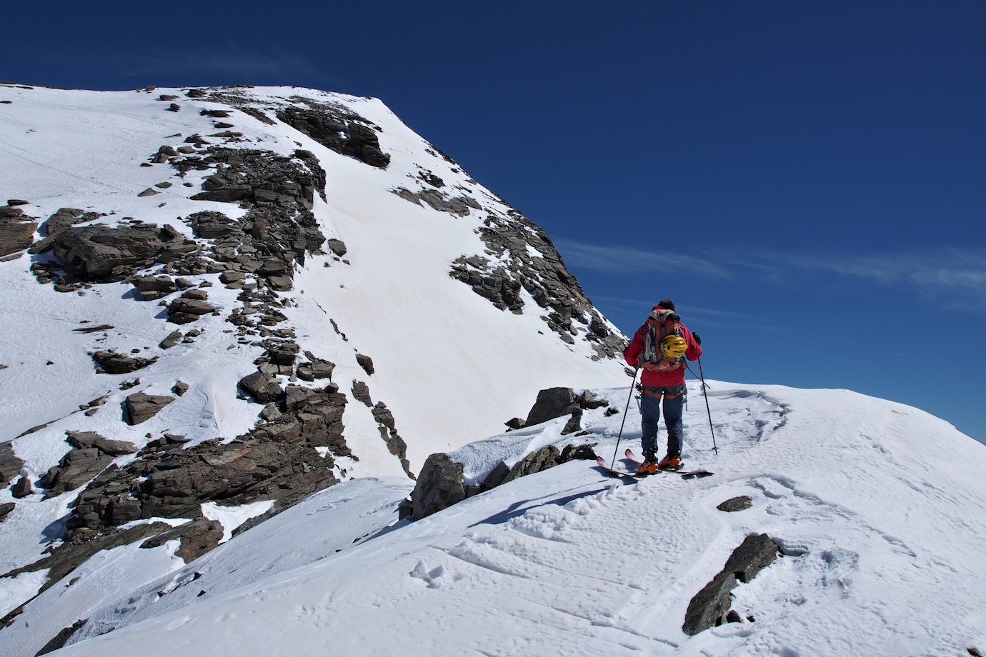 Vers le col de la Disgrâce : Au pied de la Pointe Francescetti.