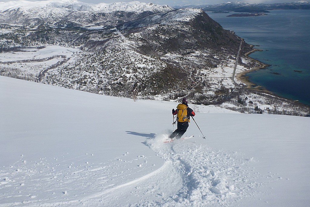 Didier en cours de descente : avec neige et vue 5 étoiles