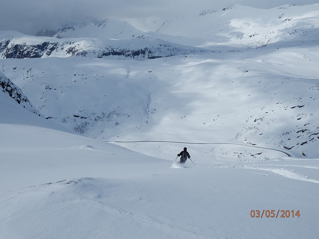 Il s'élance pour une séance : de ski grand large