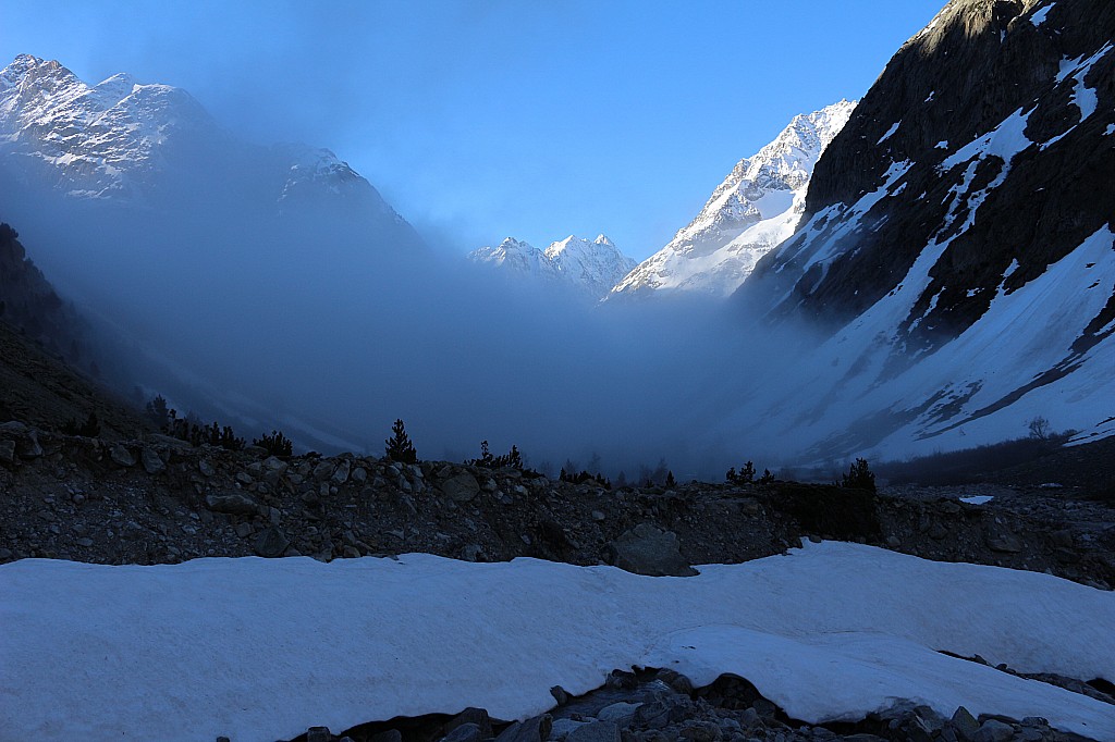 première neige : ....derniers nuages