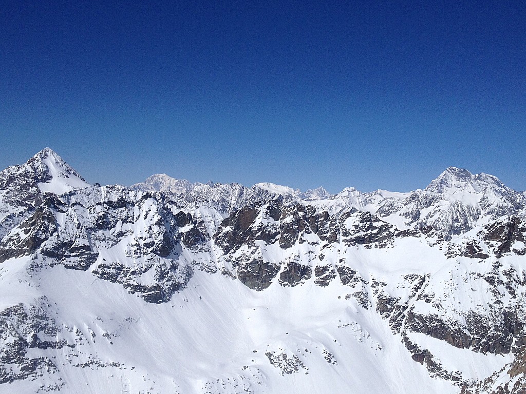 Becca de Luseney 3504 m. : Mont Blanc et Grand Combin