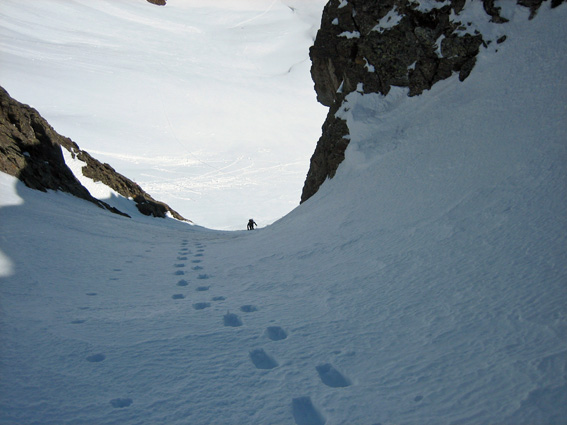 #12 collu rocher gris : Cat entame la montée au collu collu rocher gris : Cat entame la montée au collu