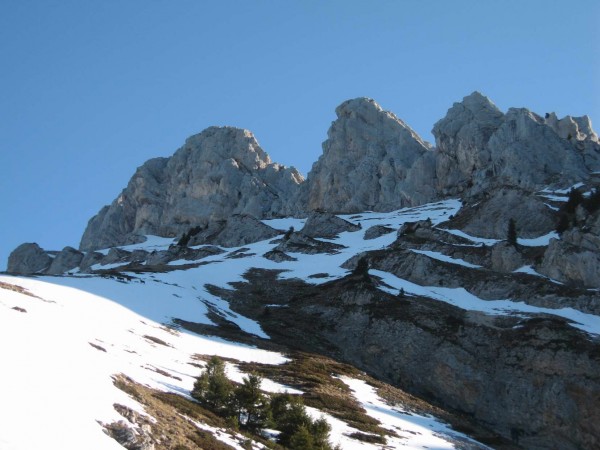 #1 le haut de la face O : je me rapproche du couloir et les chamois me laissent gentiment la place, merci les gars le haut de la face O : je me rapproche du couloir et les chamois me laissent gentiment la place, merci les gars