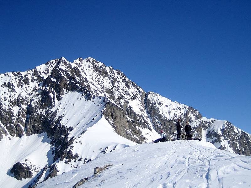 #6 Le Ramu : Nous voila au sommet, il ne reste plus qu Le Ramu : Nous voila au sommet, il ne reste plus qu'à attendre le reste de la compagnie.