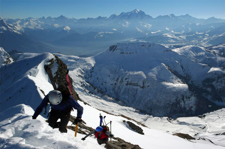 #5 Tête Pelouse : Arrivée sur l Tête Pelouse : Arrivée sur l'arête sommitale de Tête Pelouse.