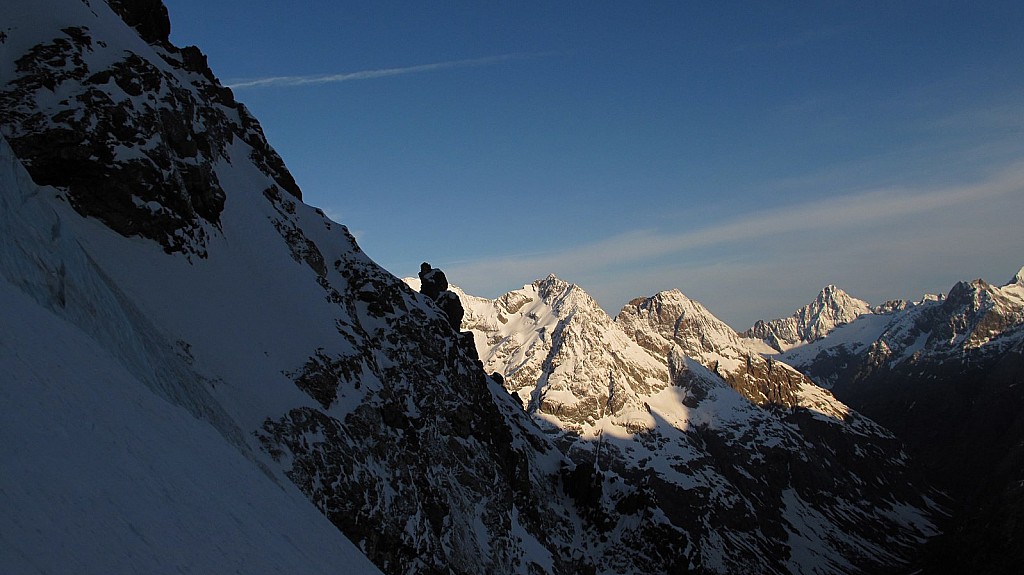 #7 Glacier Long : L Glacier Long : L'ambiance du "crux" du milieu de couloir est à la hauteur du lieu