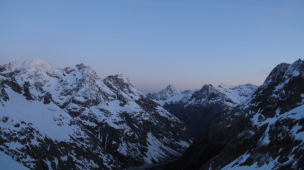 #4 Glacier Long : Lever de soleil timide mais bienvenue Glacier Long : Lever de soleil timide mais bienvenue