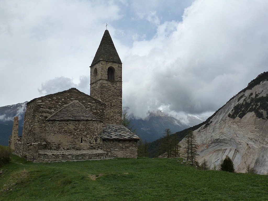 St Pierre d'Extravache : Eglise romane du 11 ième siècle