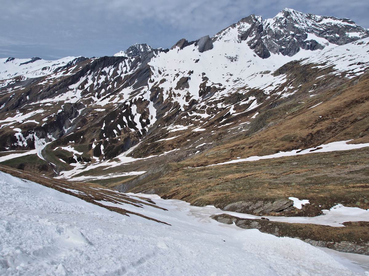 Les Cabottes : Moyennant 2 courts déchaussages, ski jusque vers 1930 m.