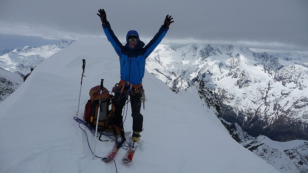 #9 Summit : Tifix tend les bras pour essayer d Summit : Tifix tend les bras pour essayer d'atteindre les 4000m