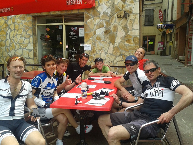 #33 13h et une faim de loup. : A Lantosque, Bruschetta, pizza et vrai Hamburger maison. On ose un timide panaché pour se pas se faire plomber les jambes par la bière... 13h et une faim de loup. : A Lantosque, Bruschetta, pizza et vrai Hamburger maison. On ose un timide panaché pour se pas se faire plomber les jambes par la bière...