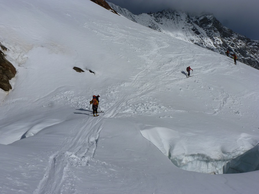 #11 pont de neige : le seul franchissement de crevasse pont de neige : le seul franchissement de crevasse