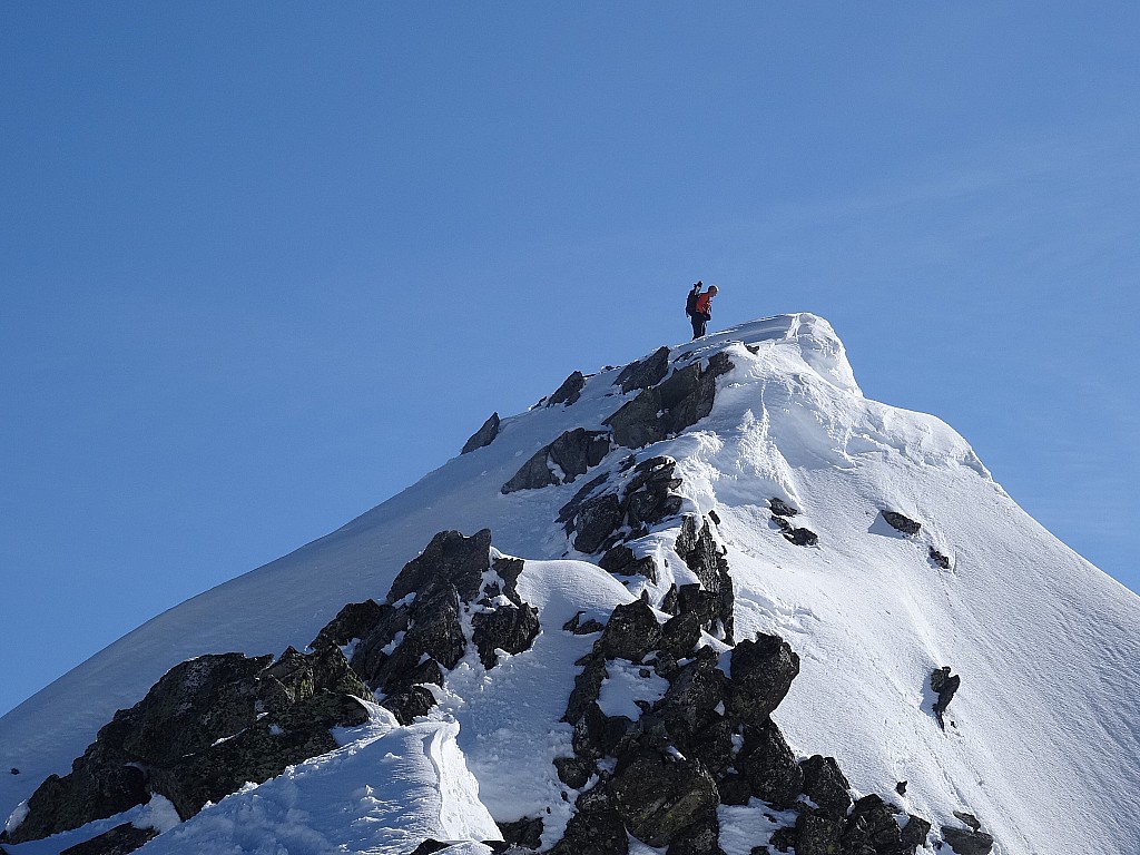 Cabottes, sommet : un skieur du jour au sommet