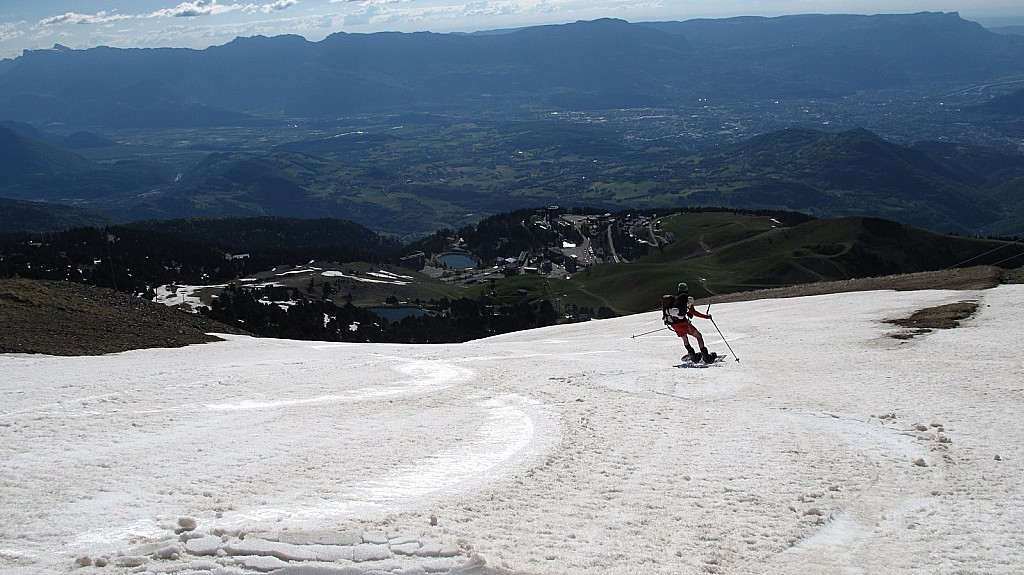 #13 Sorbier : Contraste entre la neige, le surf en maillot, l Sorbier : Contraste entre la neige, le surf en maillot, l'herbe grasse plus bas :)